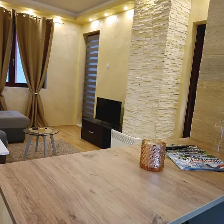 Apartment V & V